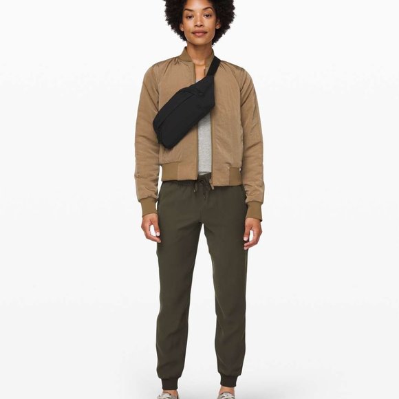 ***NWT Lululemon On the Fly Jogger - Woven*** - Picture 1 of 5